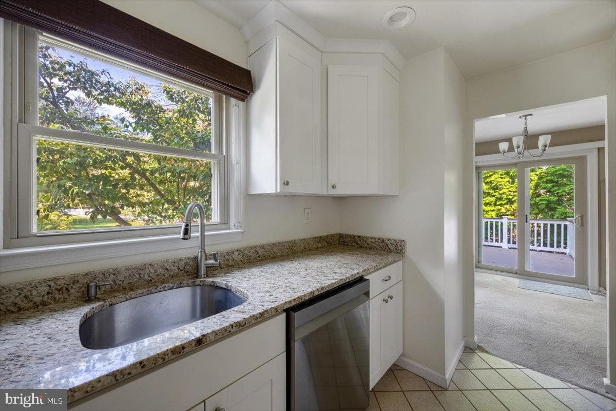 4 Fairfax Vlg photo 19