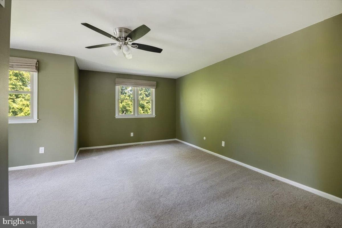 4 Fairfax Vlg photo 21