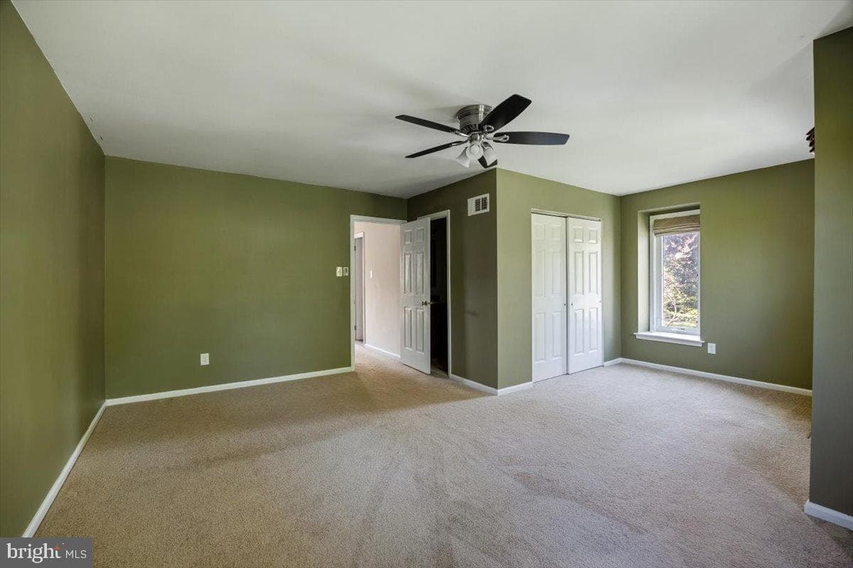 4 Fairfax Vlg photo 23