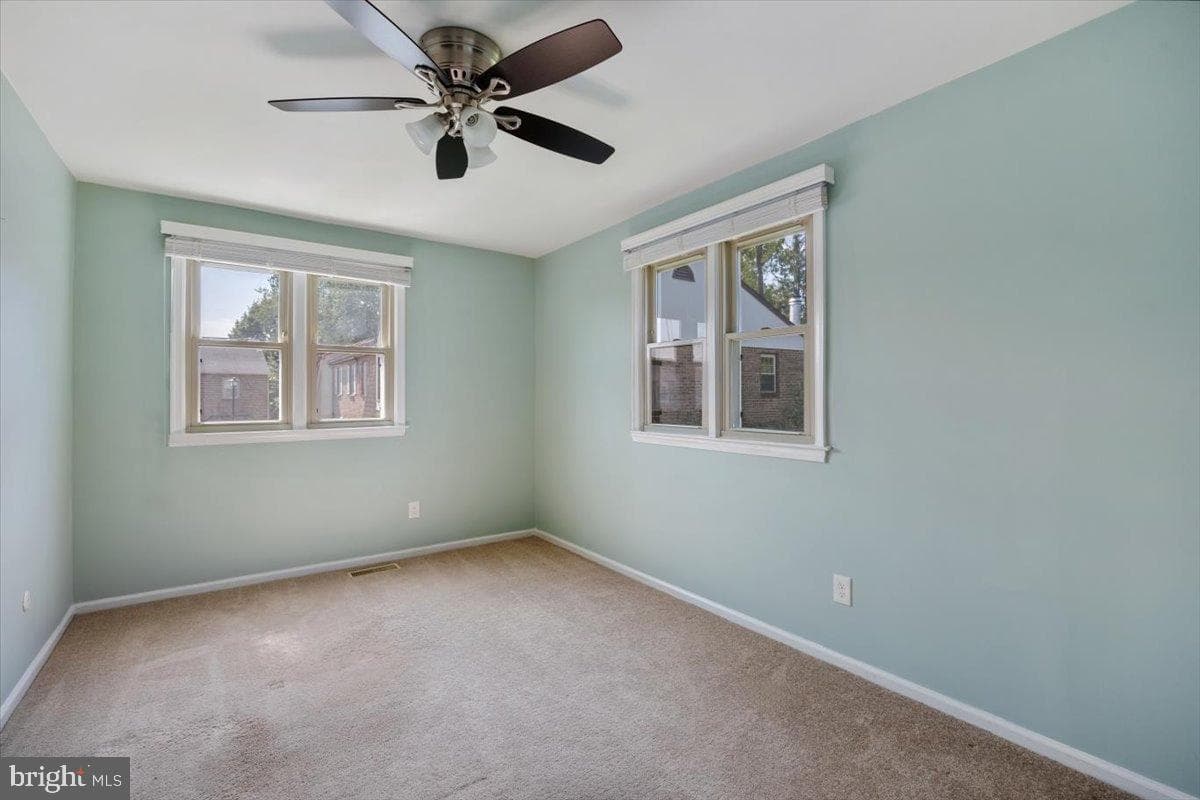 4 Fairfax Vlg photo 28