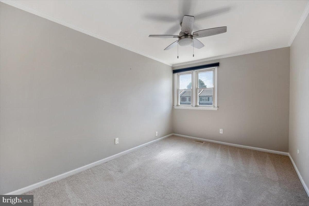 4 Fairfax Vlg photo 31