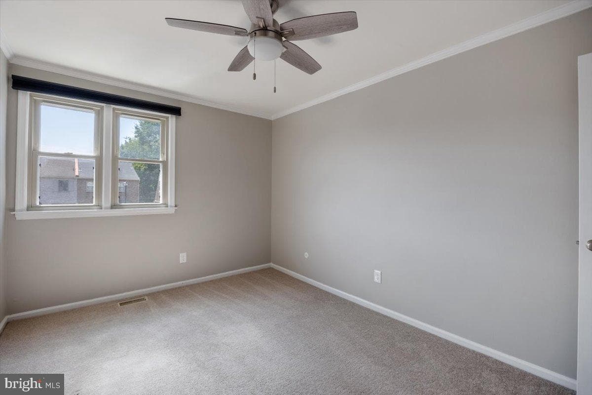 4 Fairfax Vlg photo 32