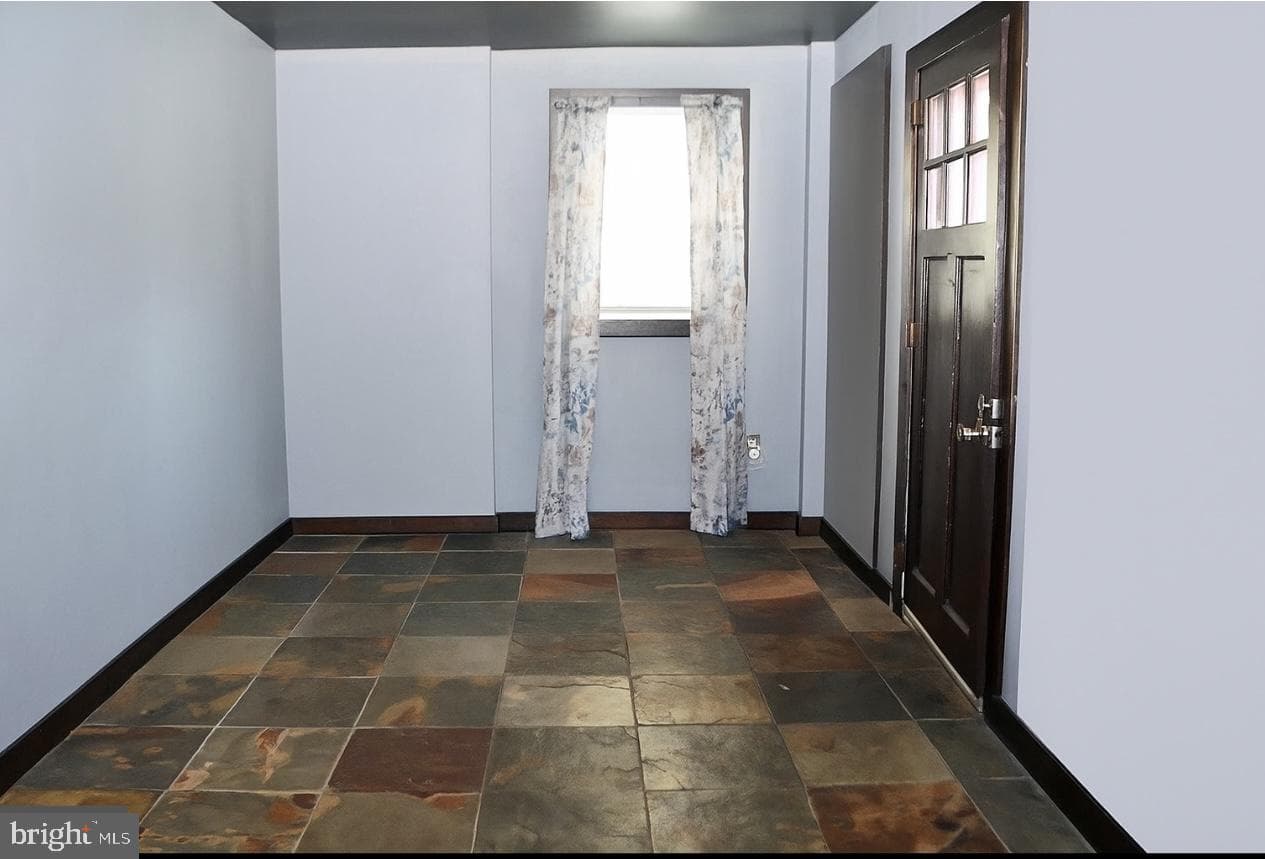 127 Mansfield Road photo 4