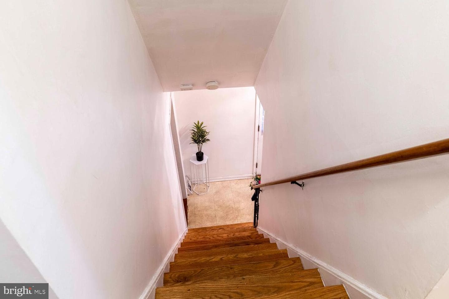 517 W Woodland Avenue photo 23