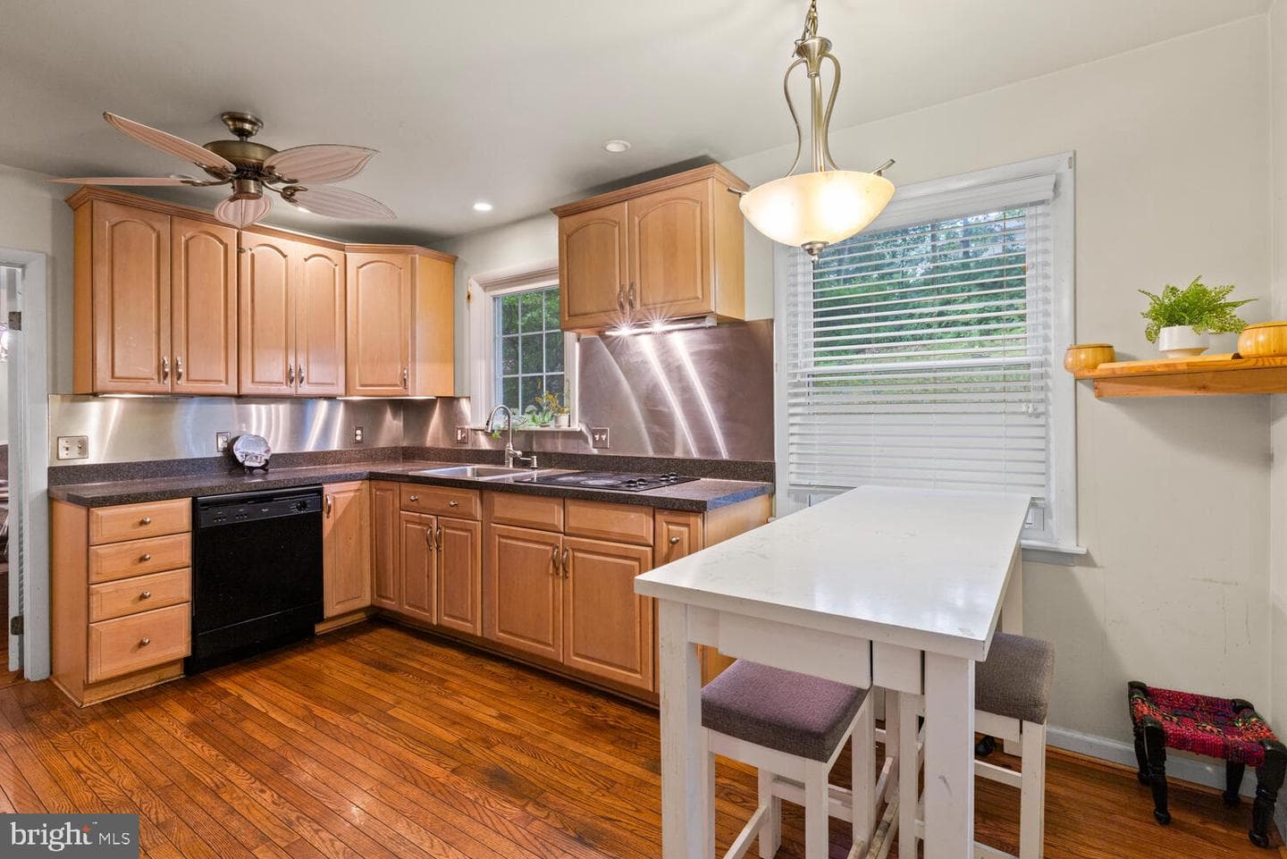 517 W Woodland Avenue photo 8