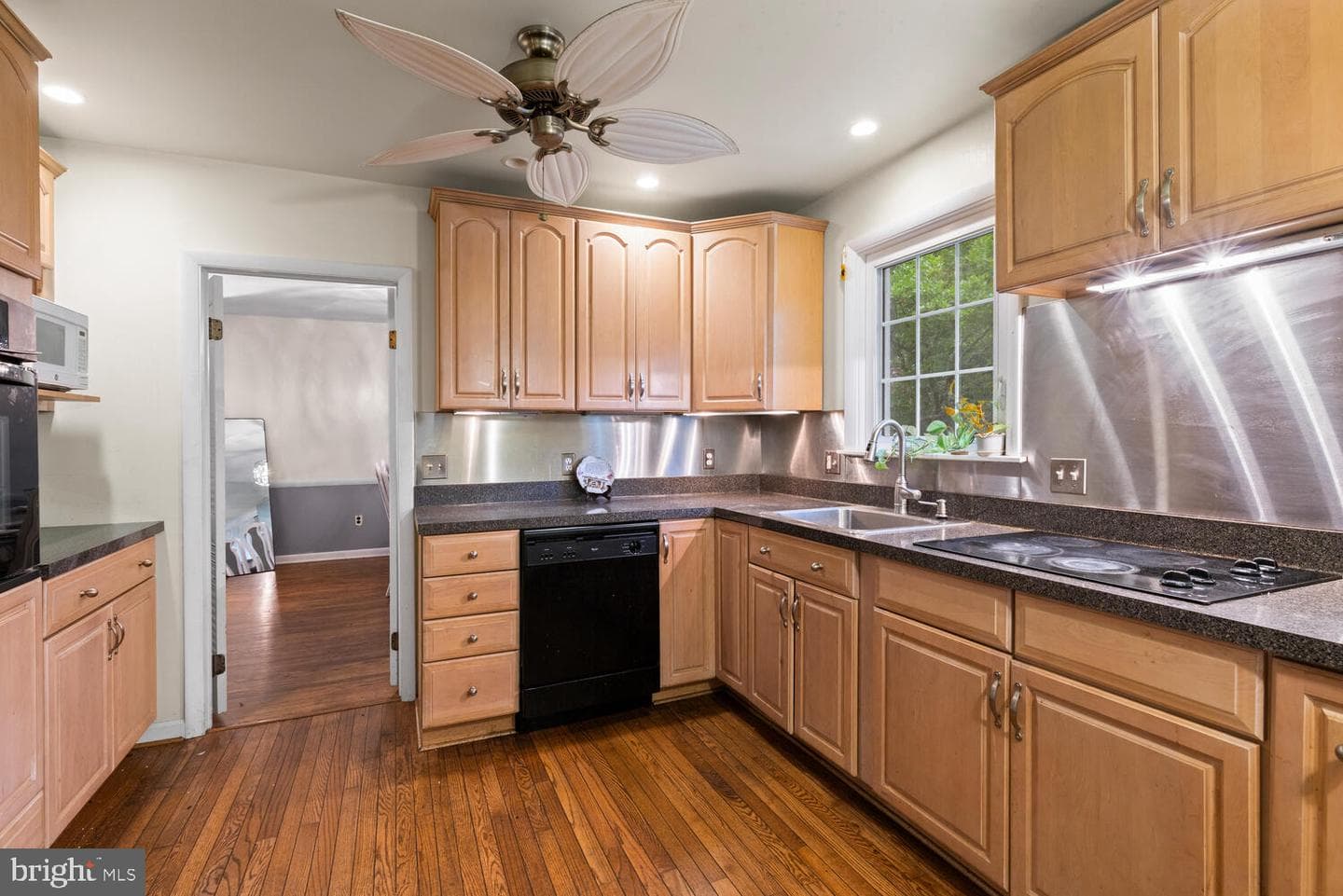 517 W Woodland Avenue photo 9