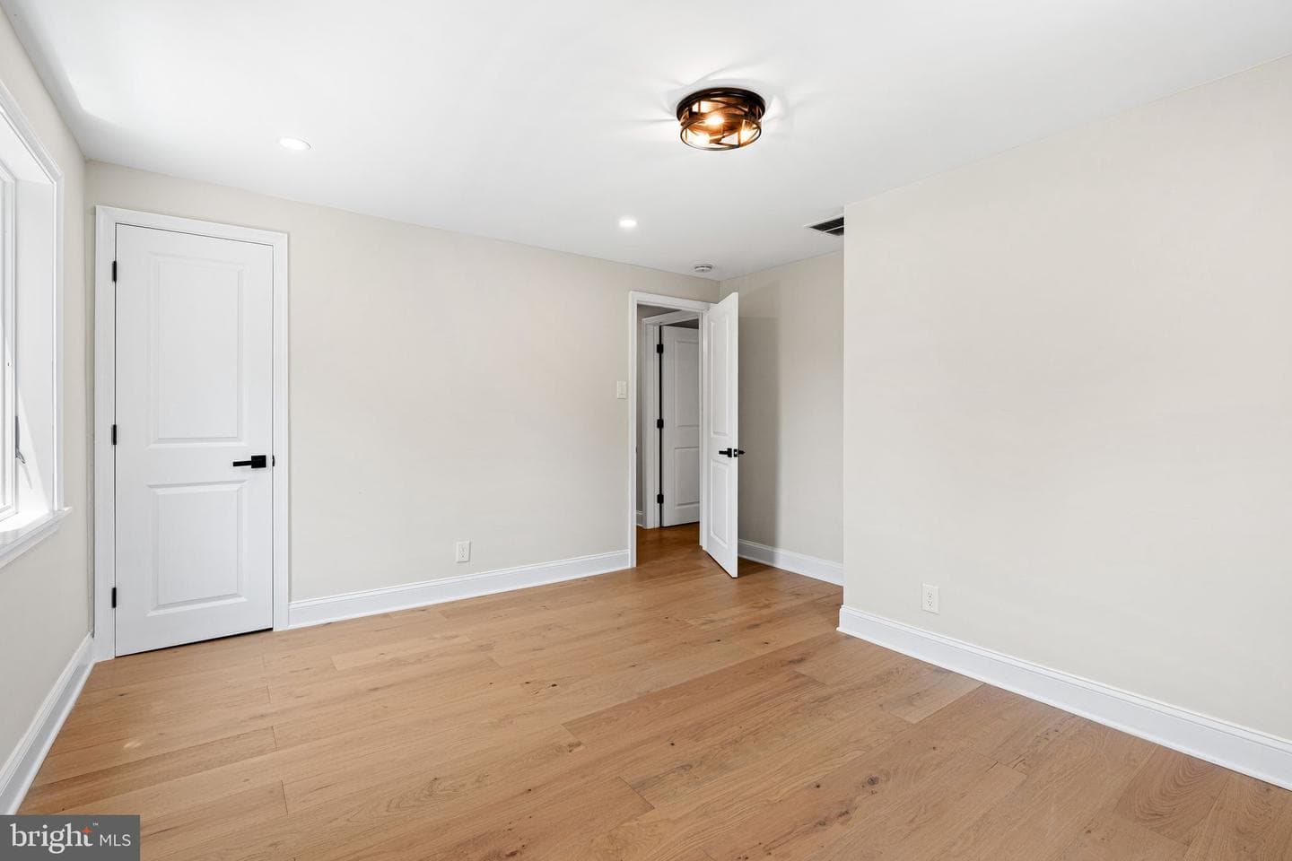 46 Rodman Avenue photo 18