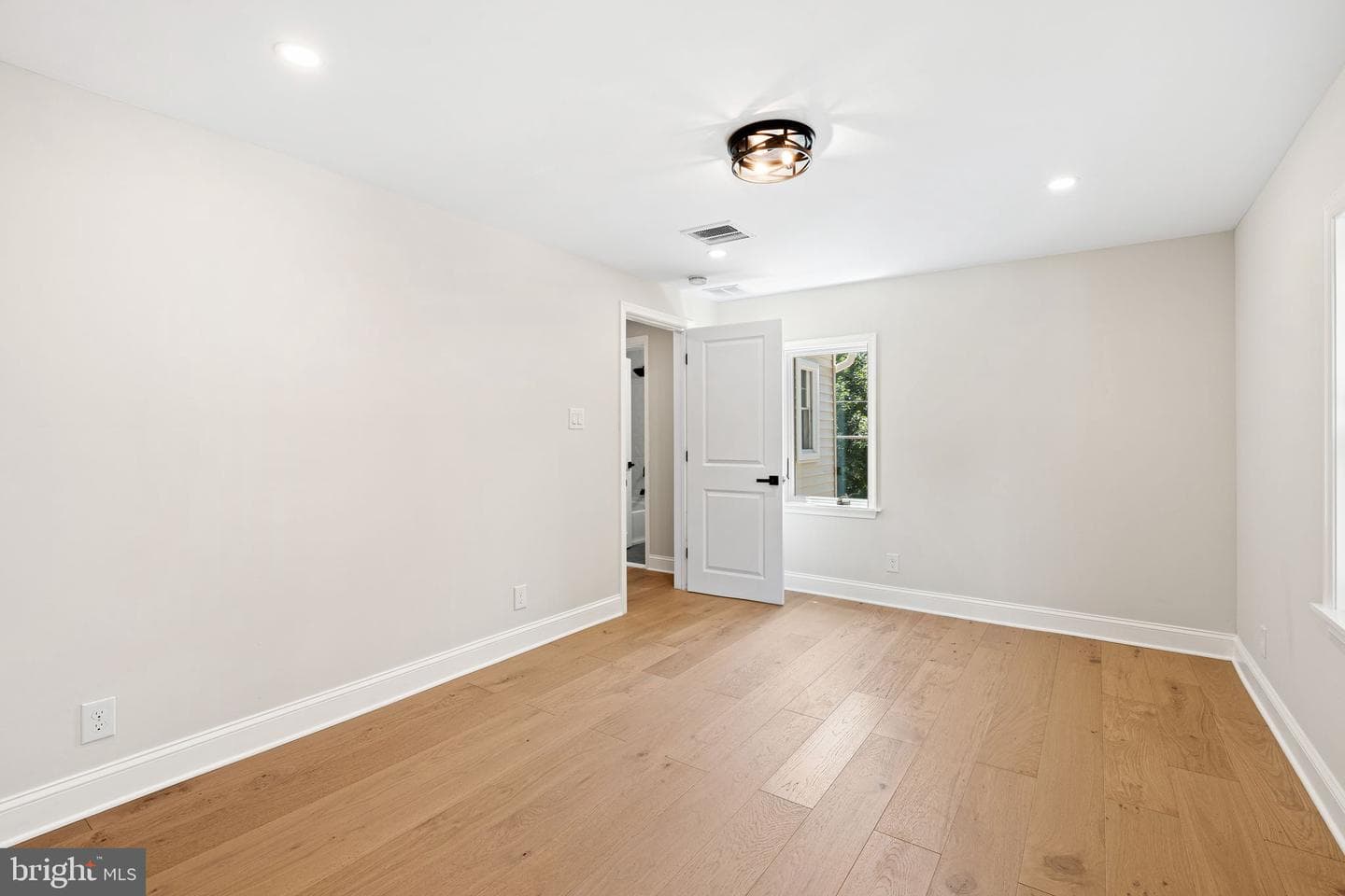 46 Rodman Avenue photo 22