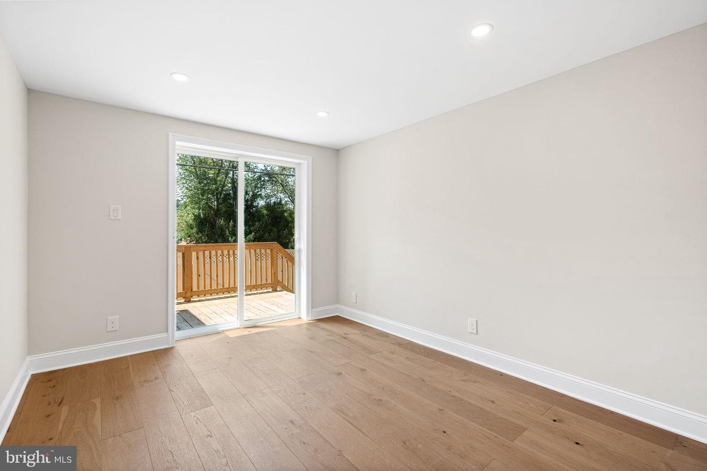 46 Rodman Avenue photo 28