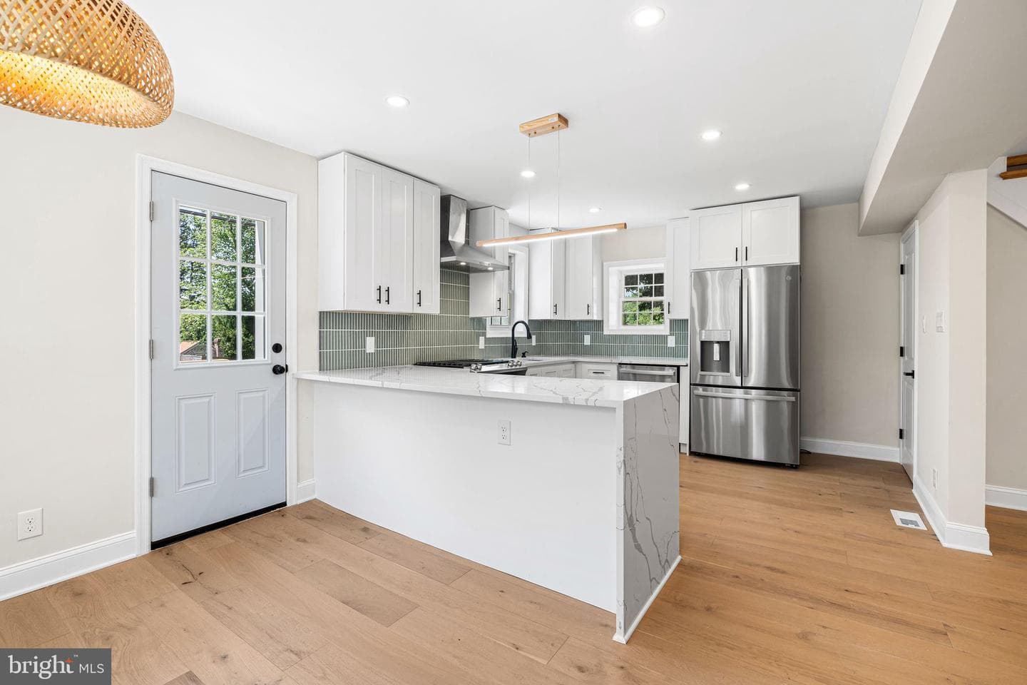 46 Rodman Avenue photo 9