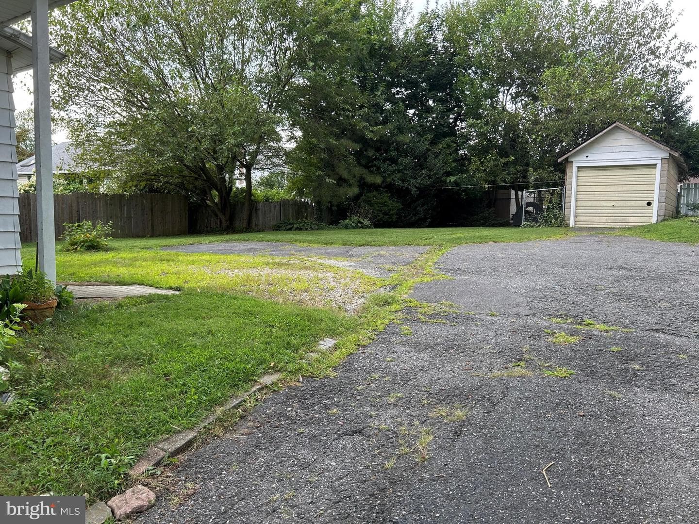 226 E Dutton Mill Road photo 23