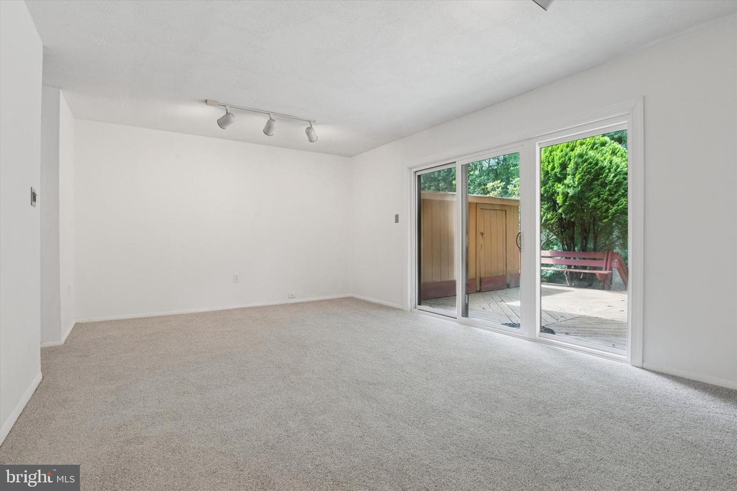 48 Bishop Drive photo 11