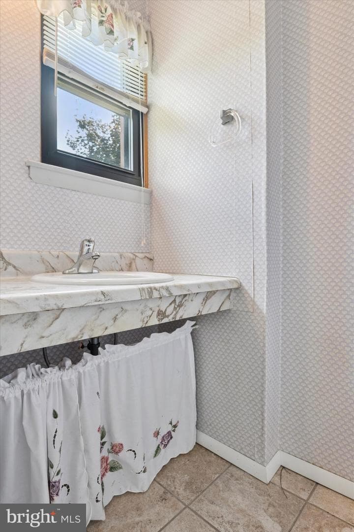 48 Bishop Drive photo 12