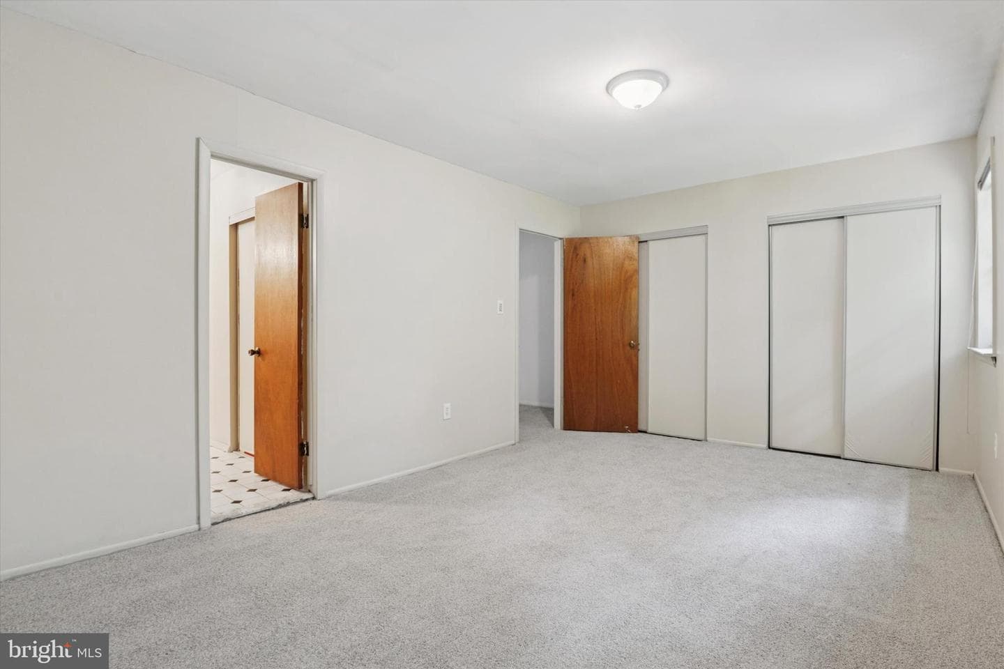 48 Bishop Drive photo 13