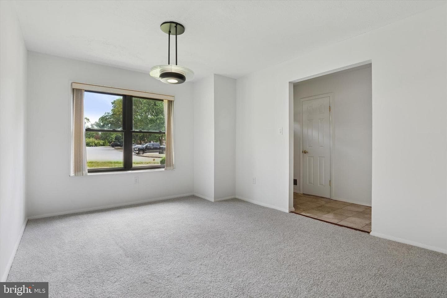 48 Bishop Drive photo 4