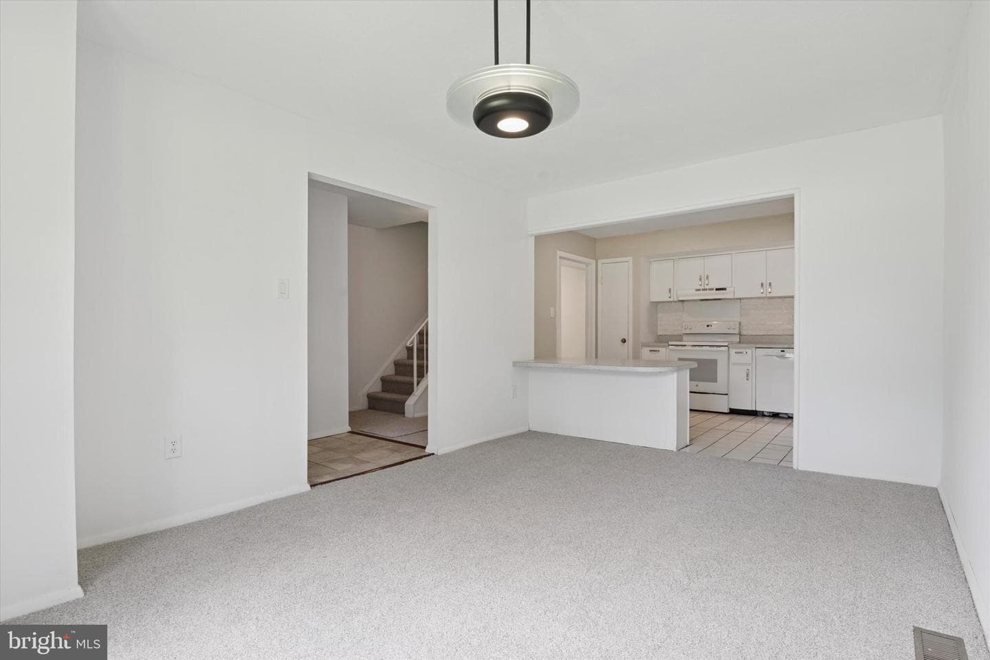 48 Bishop Drive photo 5