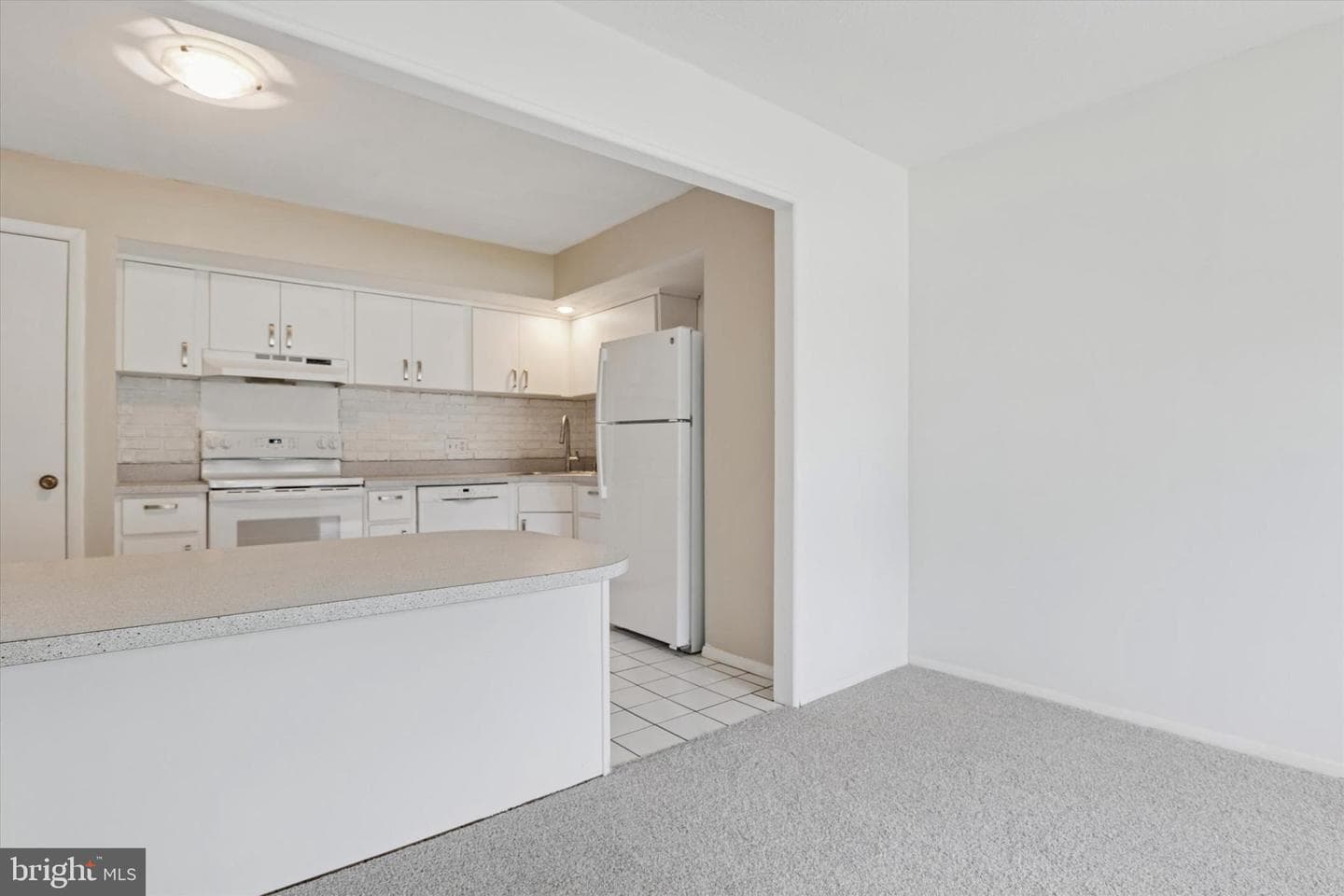 48 Bishop Drive photo 9