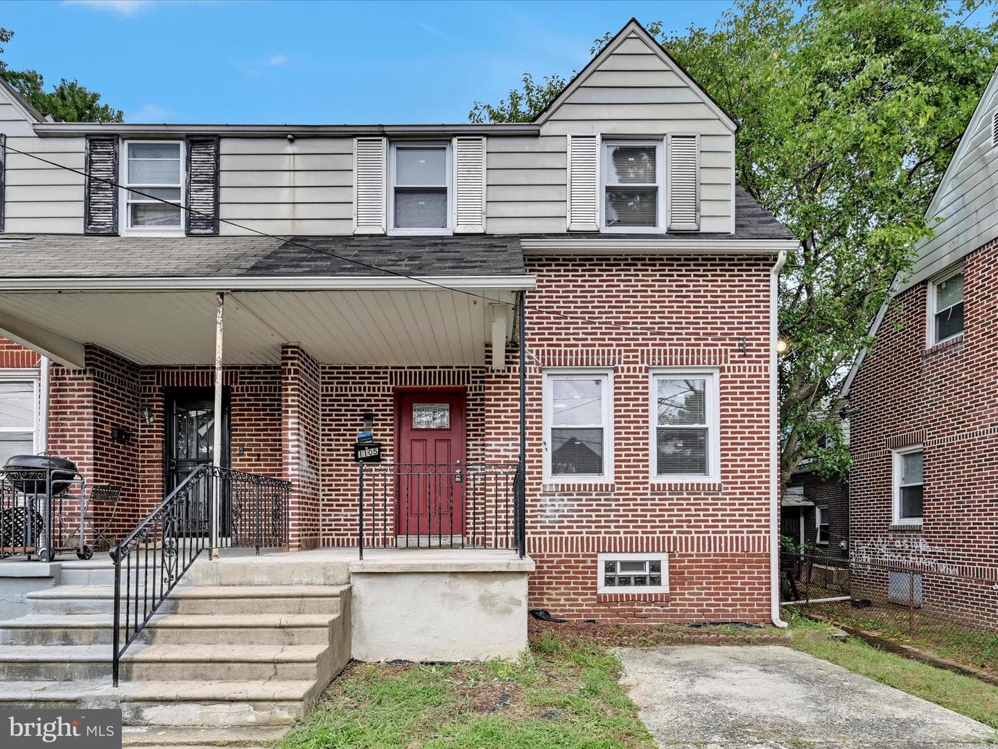 1105 Terrill St photo 3