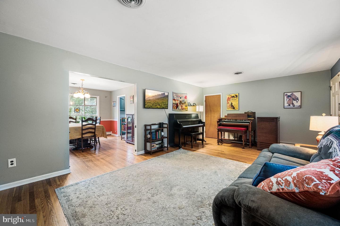 111 Cheyney Road photo 3