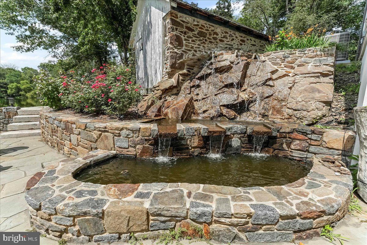 80 Heyburn Road photo 13