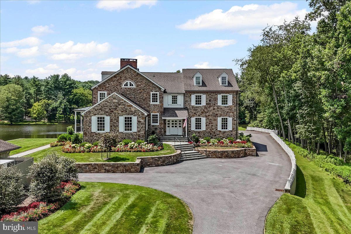 80 Heyburn Road photo 3