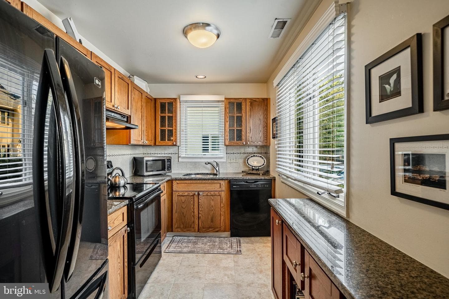 116 Montrose Avenue #a photo 8