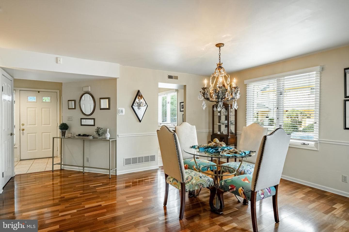 116 Montrose Avenue #a photo 9