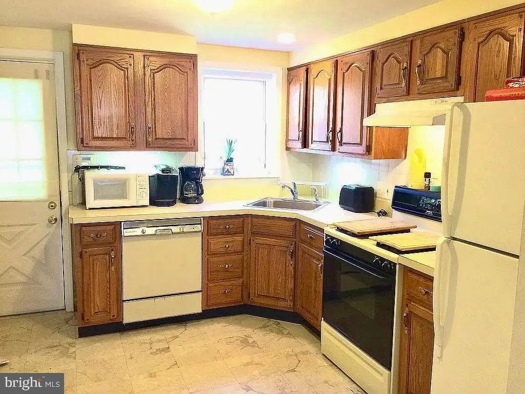 441 E Jefferson Street photo 5