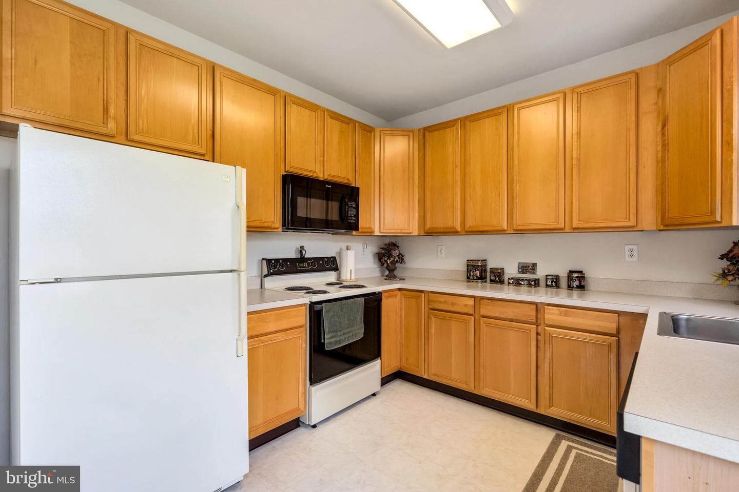 1000 N Phipps Woods Court photo 13