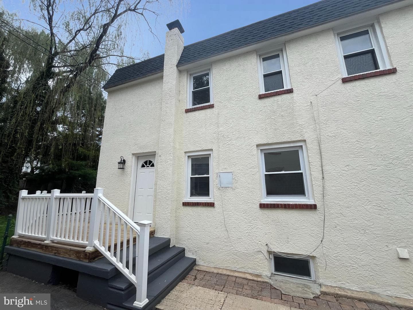 1849 Plymouth Drive photo 2
