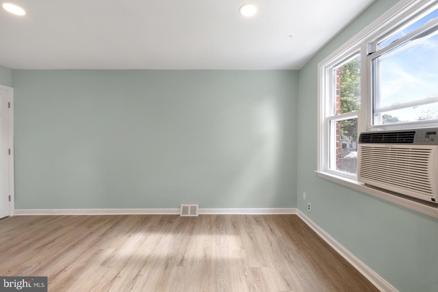1349 Elson Road photo 13
