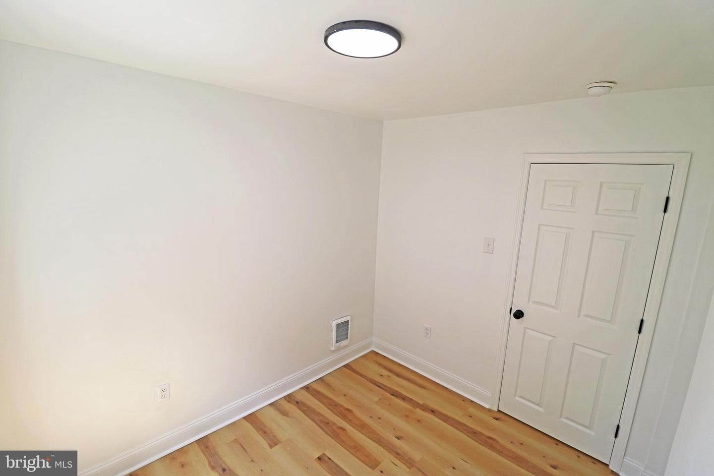 342 Kerlin Street photo 18