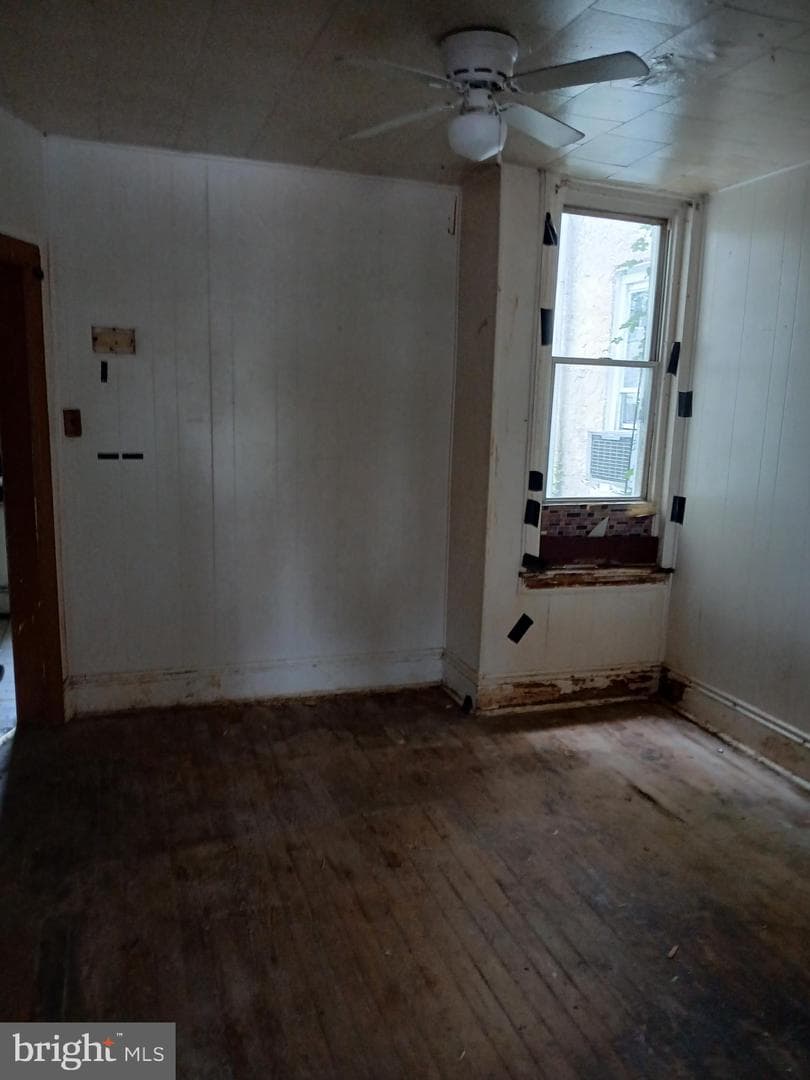 1124 W 9th Street photo 5