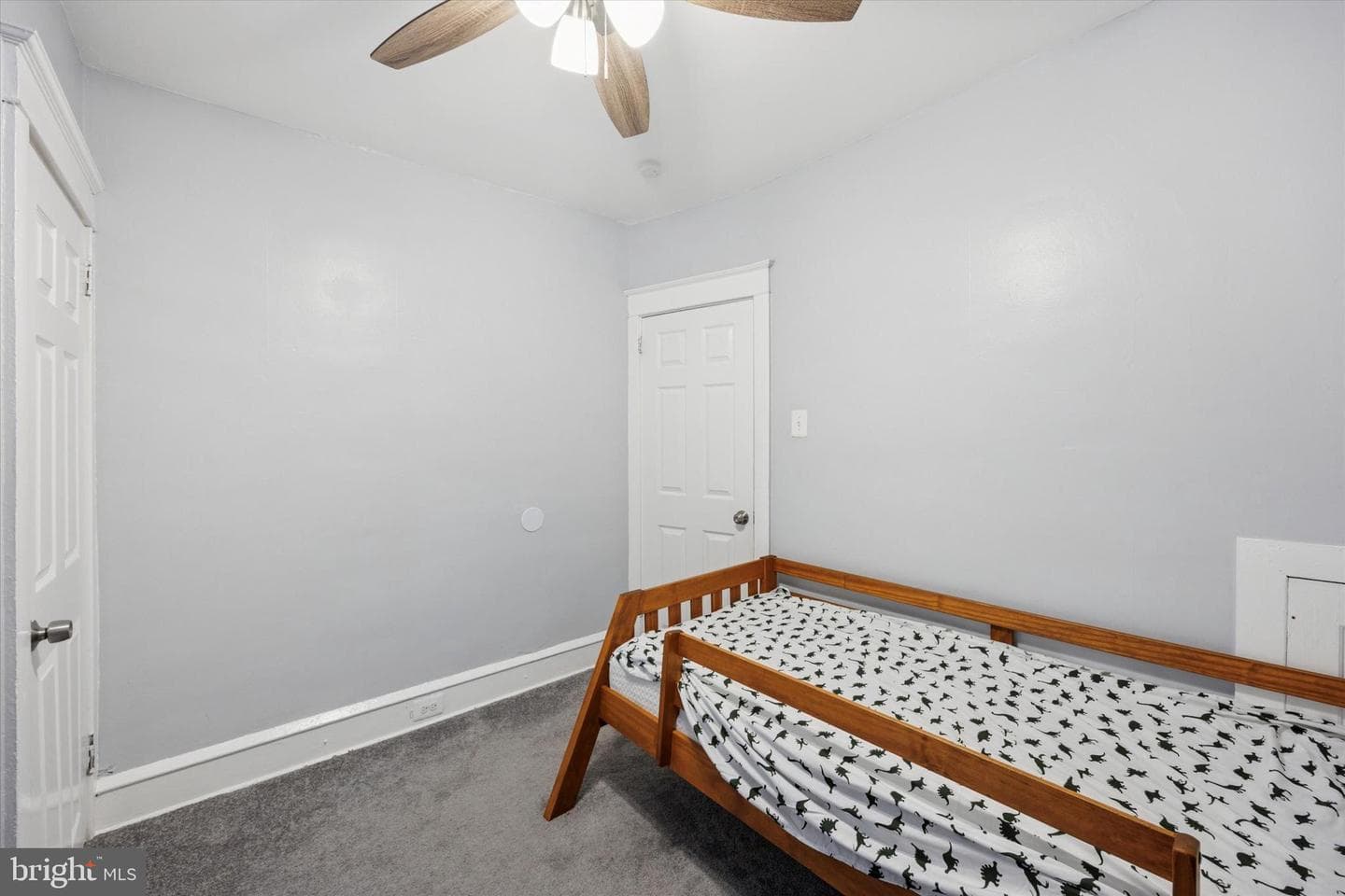 137 Elder Ave photo 13