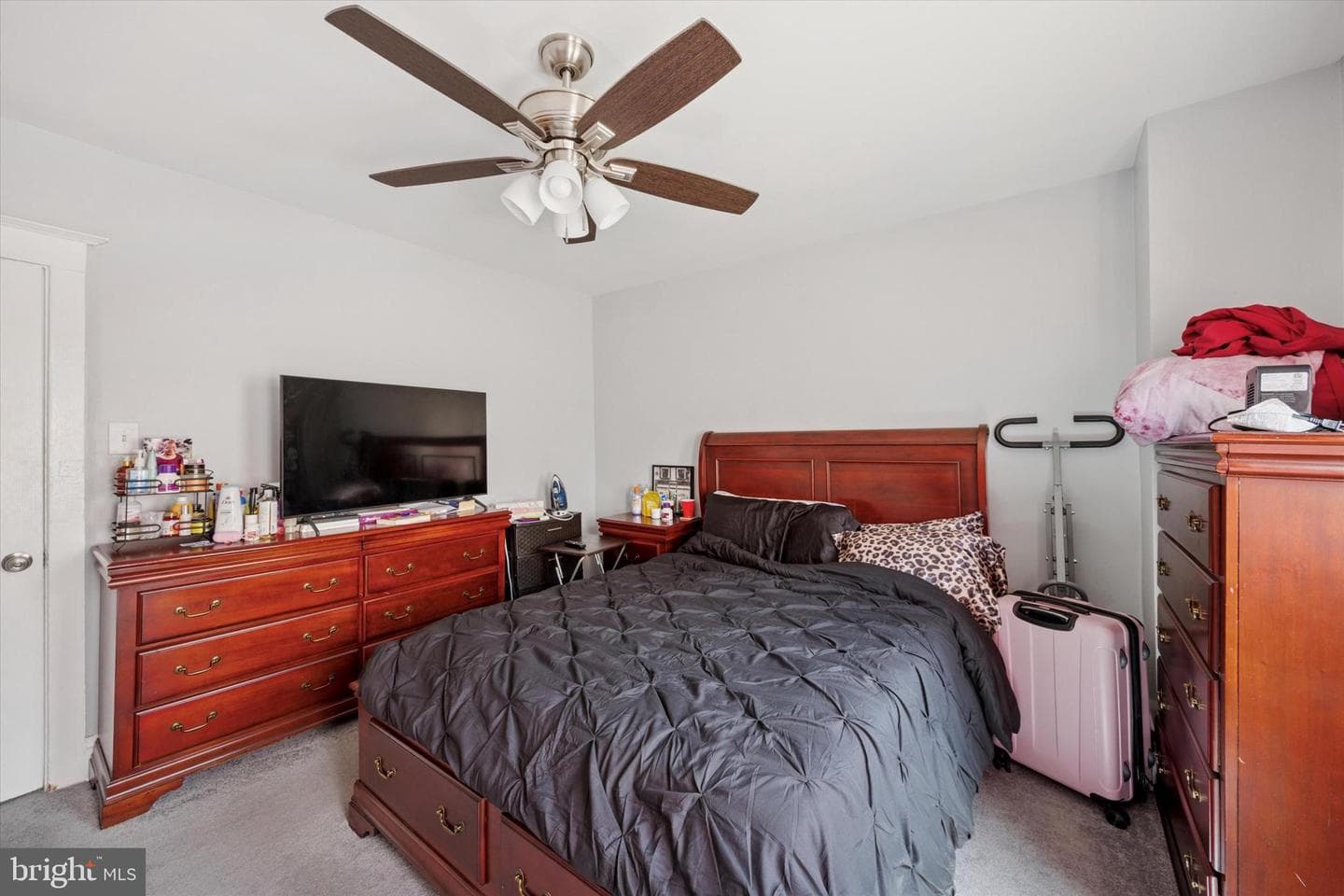 137 Elder Ave photo 16