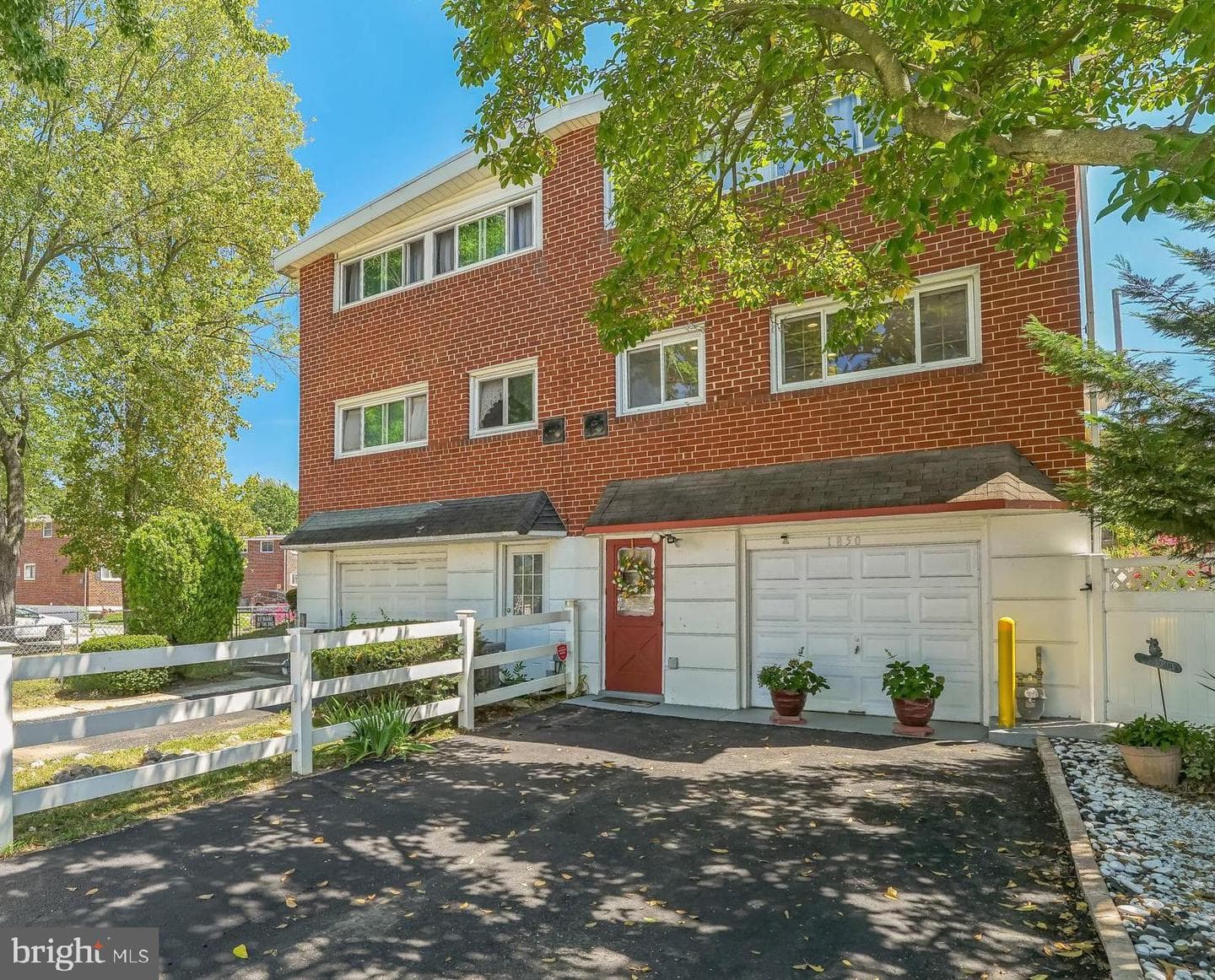 1850 Plymouth Drive photo 2