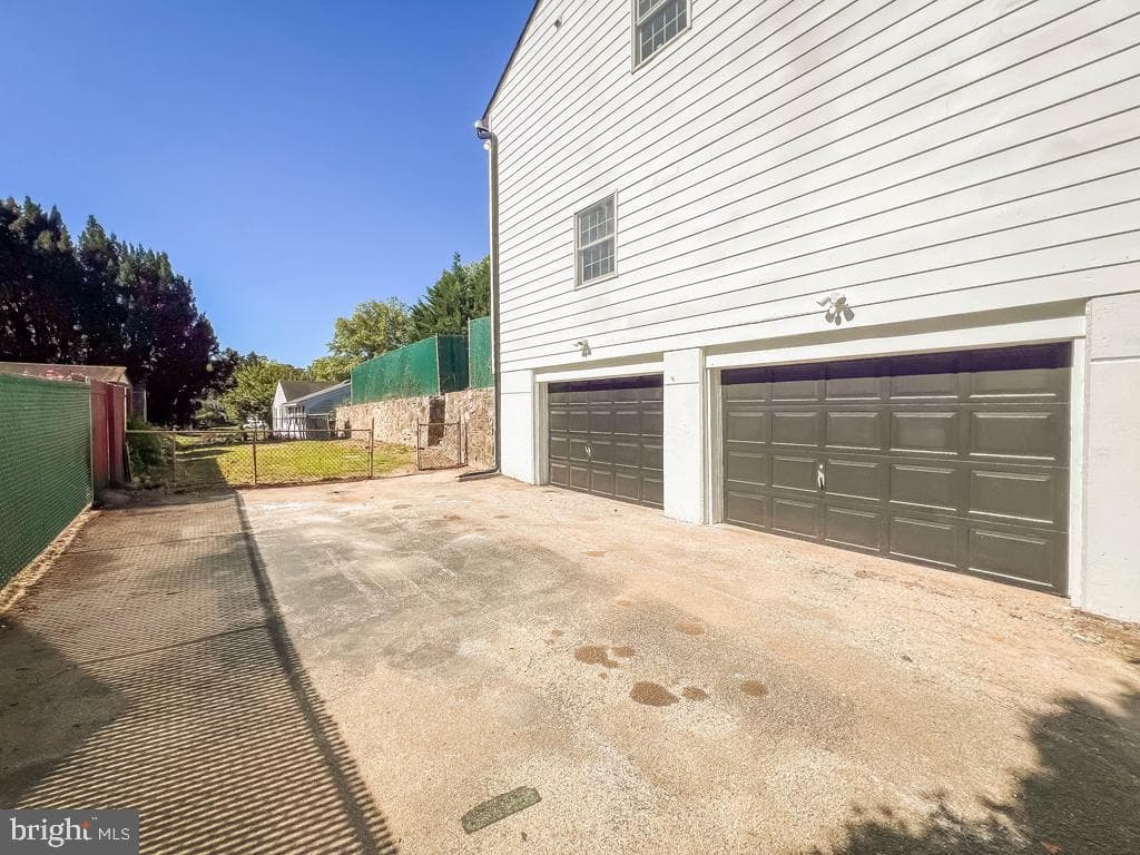 736 Timber Trail Lane photo 4