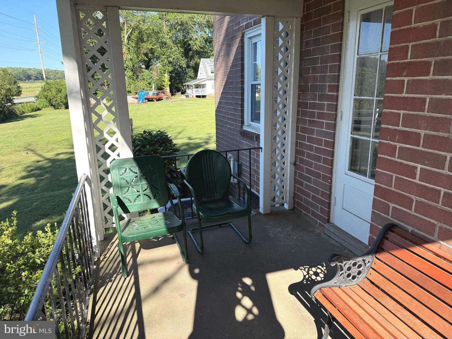 91 Columbia Avenue photo 11