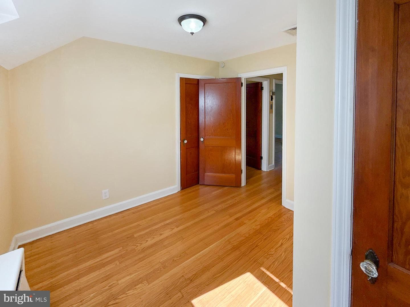 91 Columbia Avenue photo 30