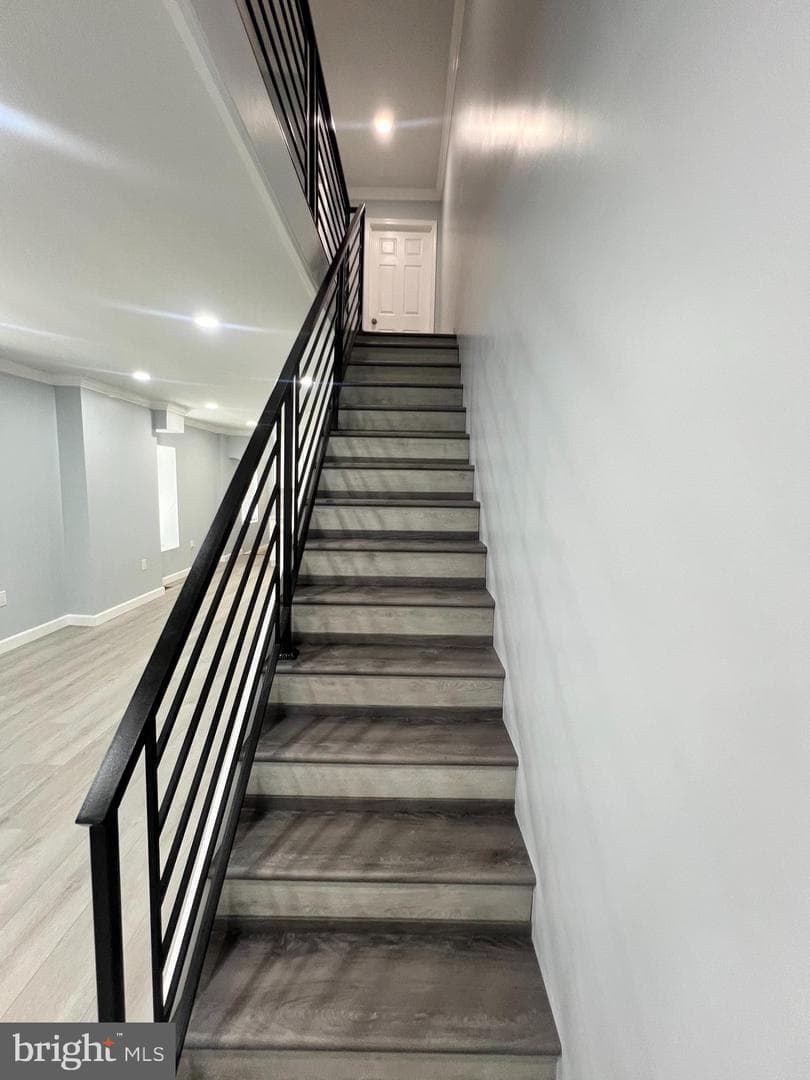 710 Lamokin Street photo 5