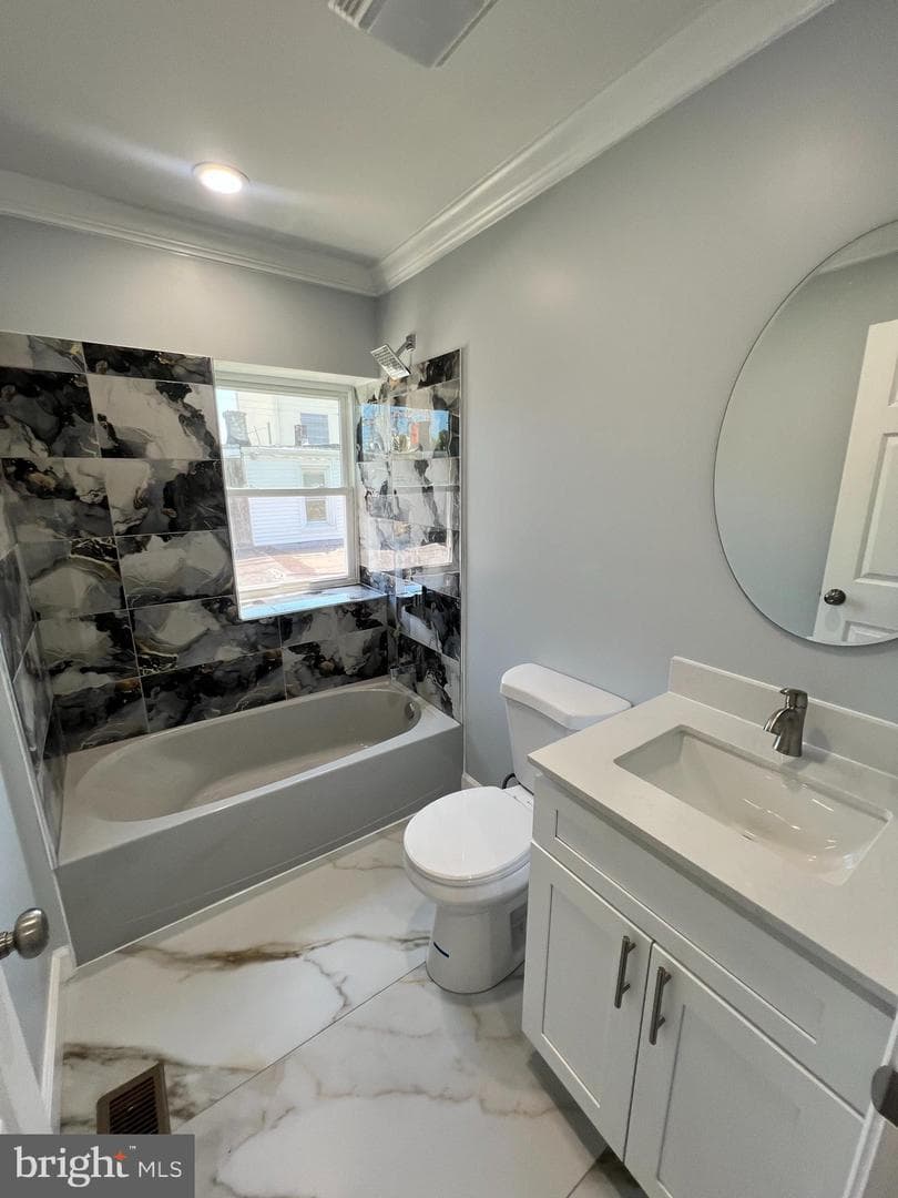 710 Lamokin Street photo 6