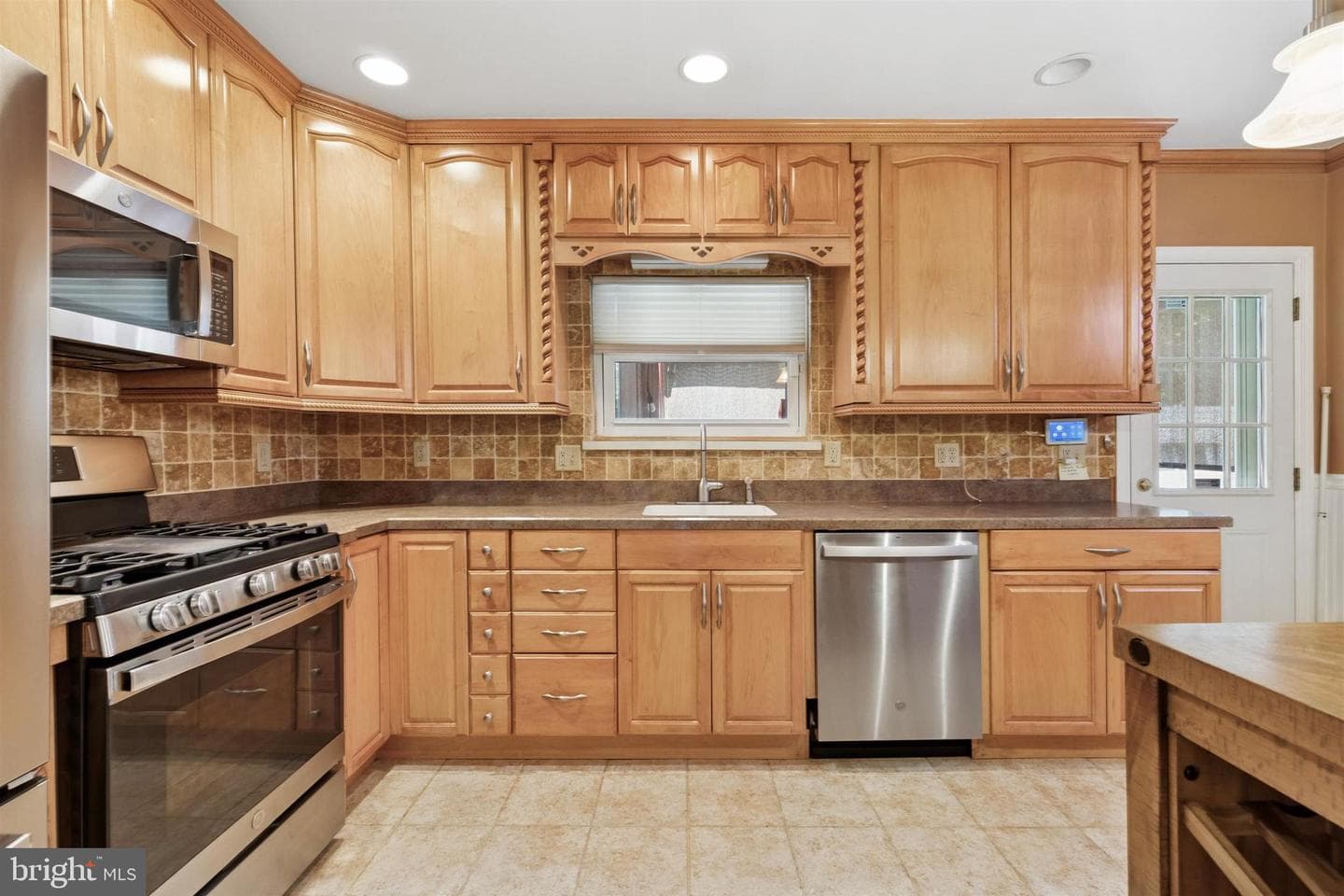 358 Lakeview Avenue photo 10