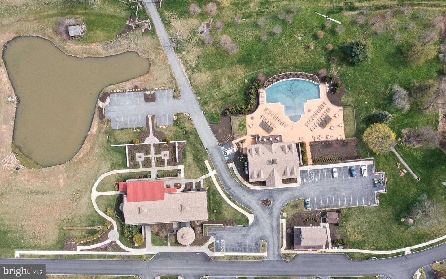 3728 Liseter Gardens photo 40