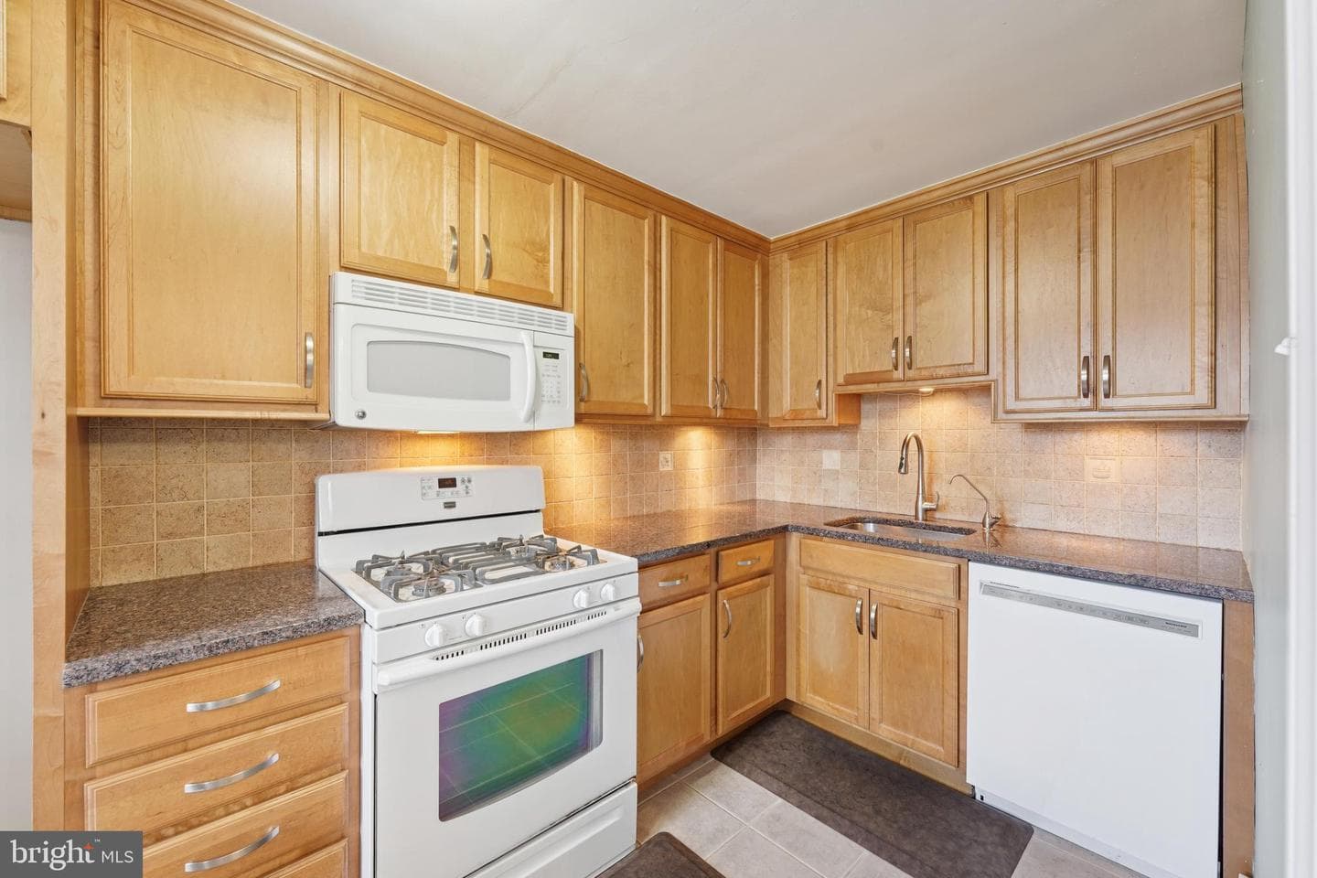 21w Madison Avenue photo 11