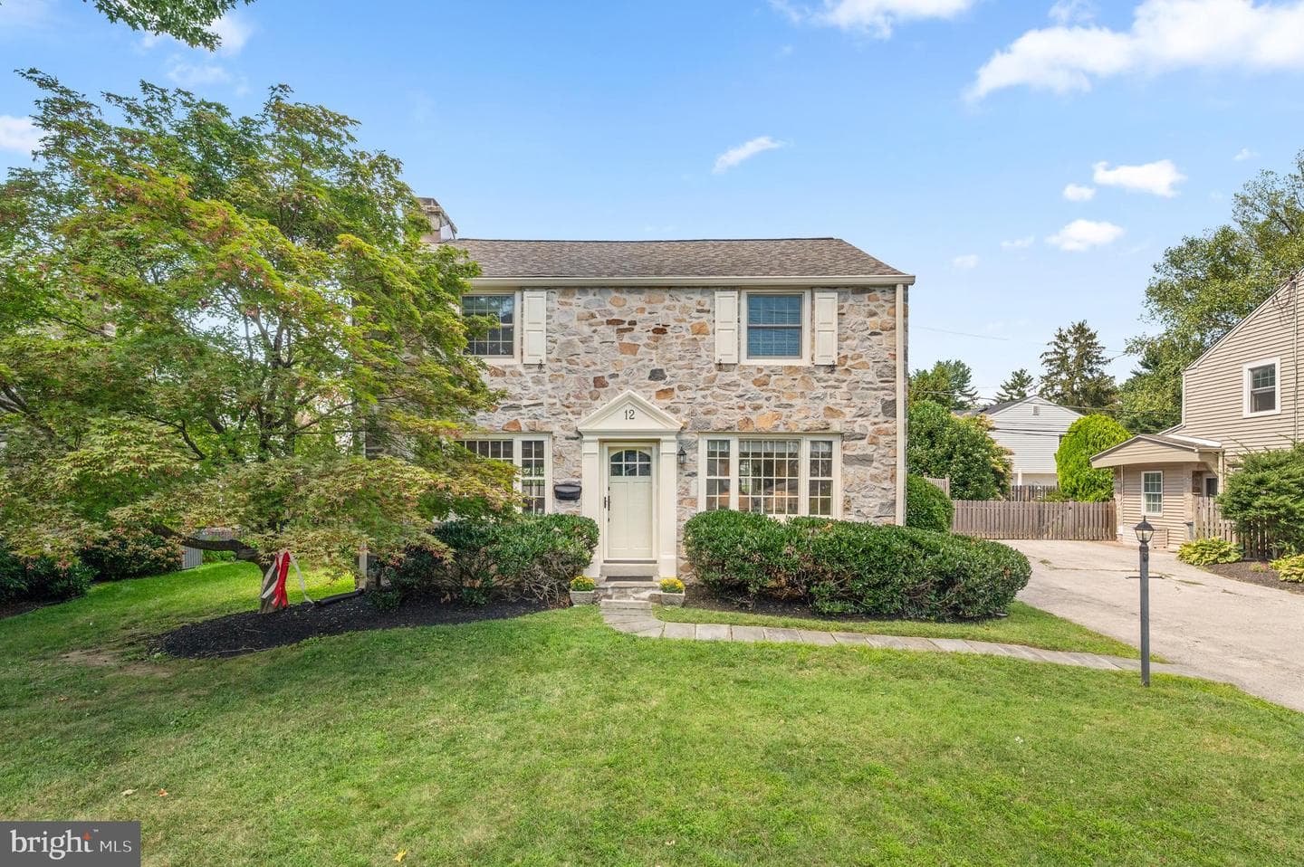 12 Lowrys Lane photo 1