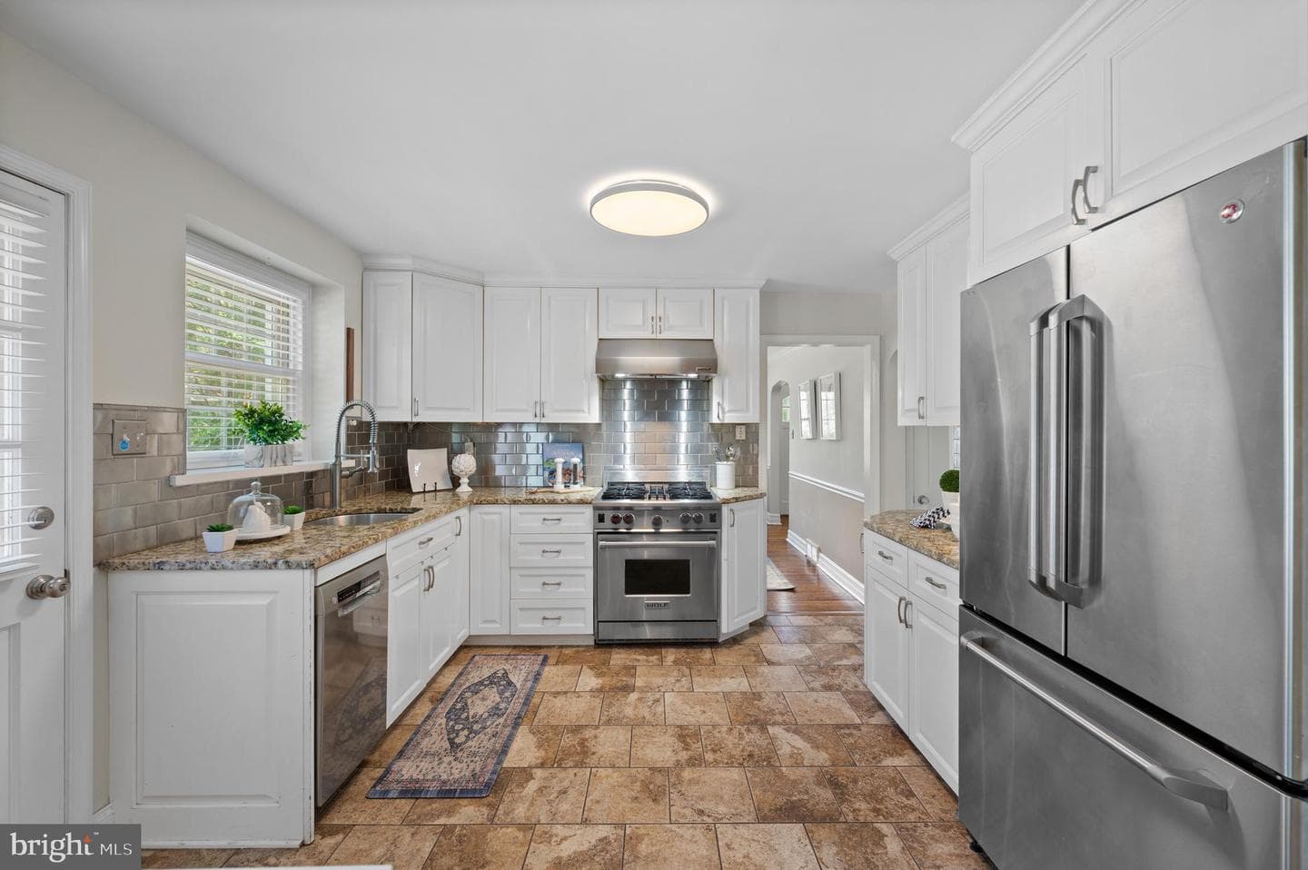 12 Lowrys Lane photo 19