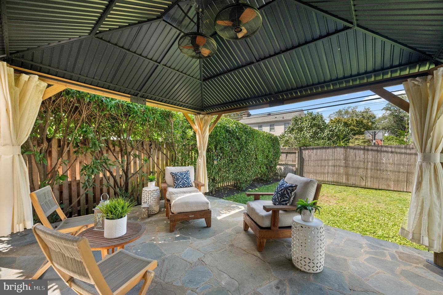 12 Lowrys Lane photo 32