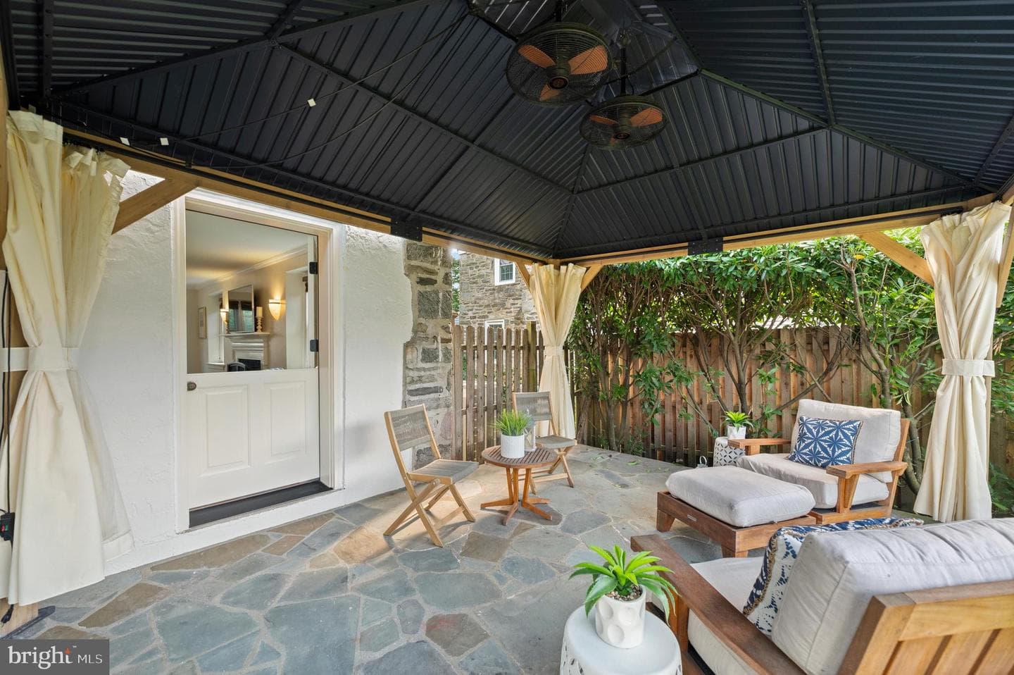 12 Lowrys Lane photo 33