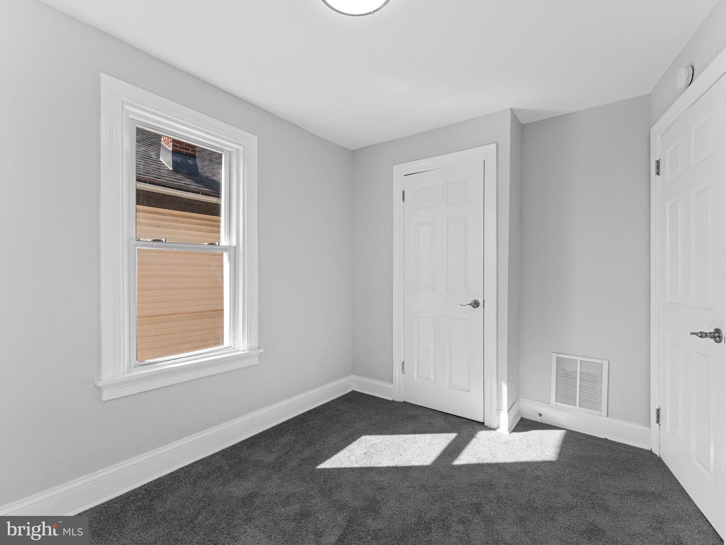 125 White Avenue photo 14
