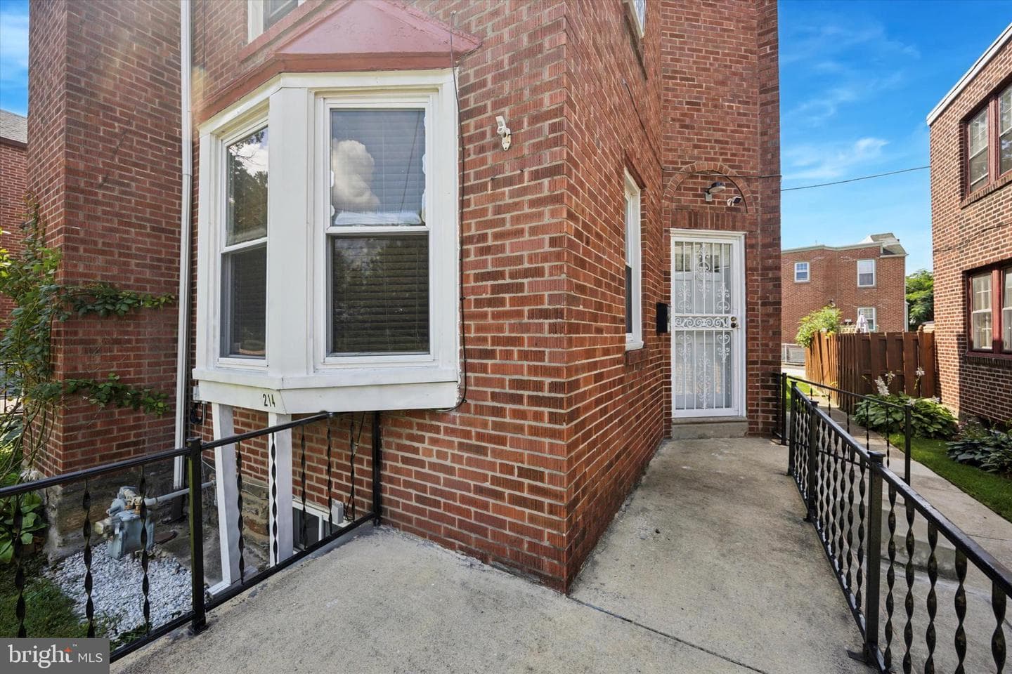 214 N Lynn Boulevard photo 5